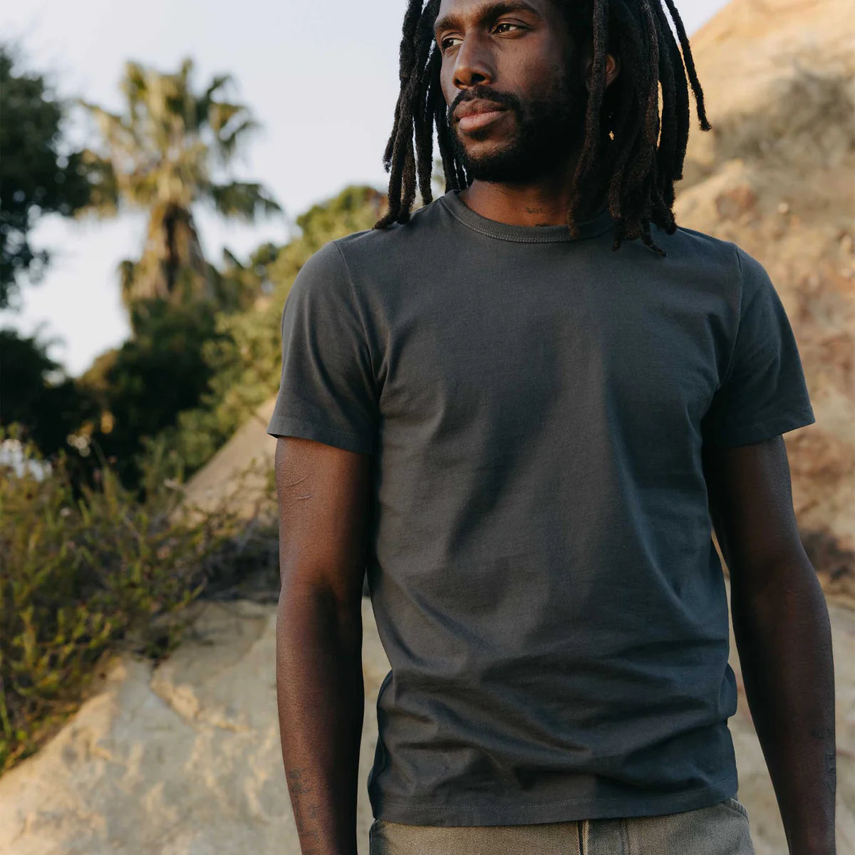 Taylor Stitch - The Organic Cotton Tee in Faded Black